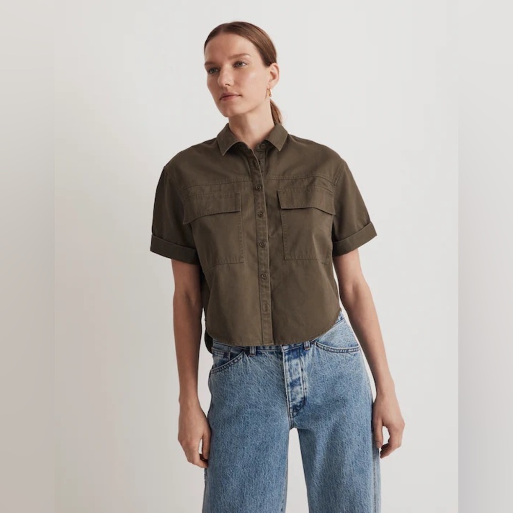 Madewell 
Utility Button-Up Shirt in (Re)generative Chino